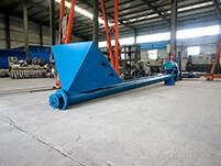 螺旋輸送機(jī)的輸送結(jié)構(gòu)為：螺旋機(jī)殼，螺旋軸，螺旋葉片，螺旋電機(jī)等多個(gè)部件的使用。